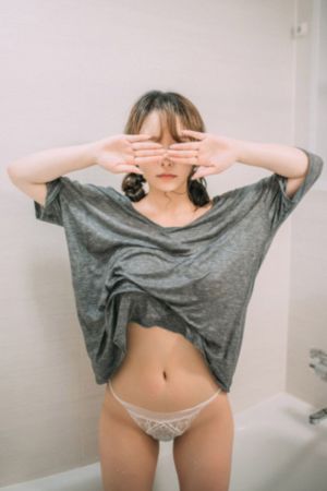 精品美女久久久久久免费
