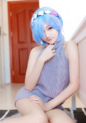揉捏她饱满的双乳呻吟视频